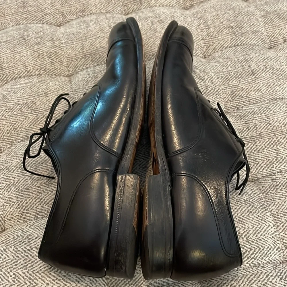 Foot Joy Classics black leather cap toe Oxford size 9.5 D